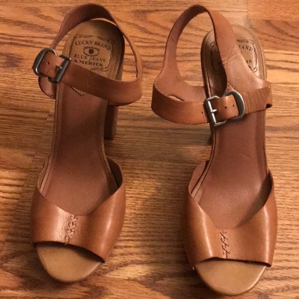 Tan heel- Lucky Brand